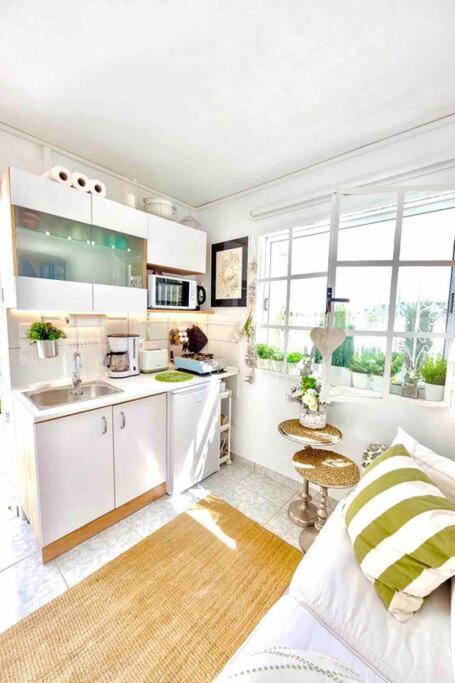 Vila Cute Tiny House Rafína Exteriér fotografie