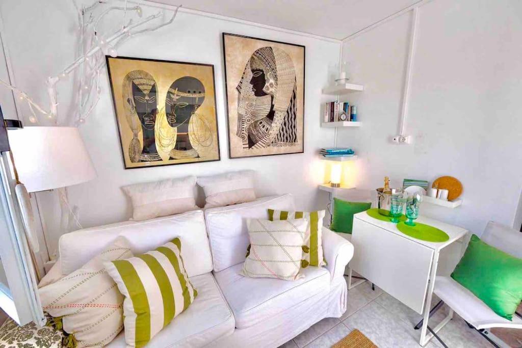 Vila Cute Tiny House Rafína Exteriér fotografie