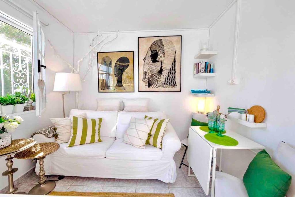 Vila Cute Tiny House Rafína Exteriér fotografie